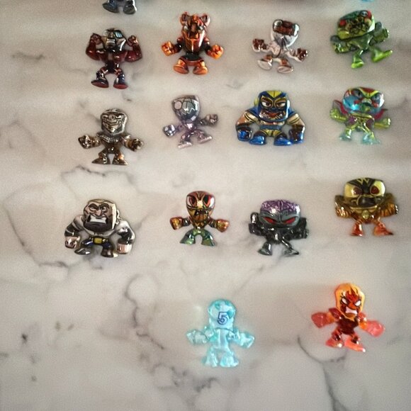 *♪ 32 Million Warriors Figures Collectable Miniature Toys - Spin Master *♪ - Picture 4 of 8